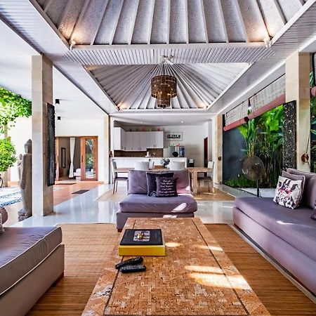 Central Seminyak Villa Martini Bagian luar foto