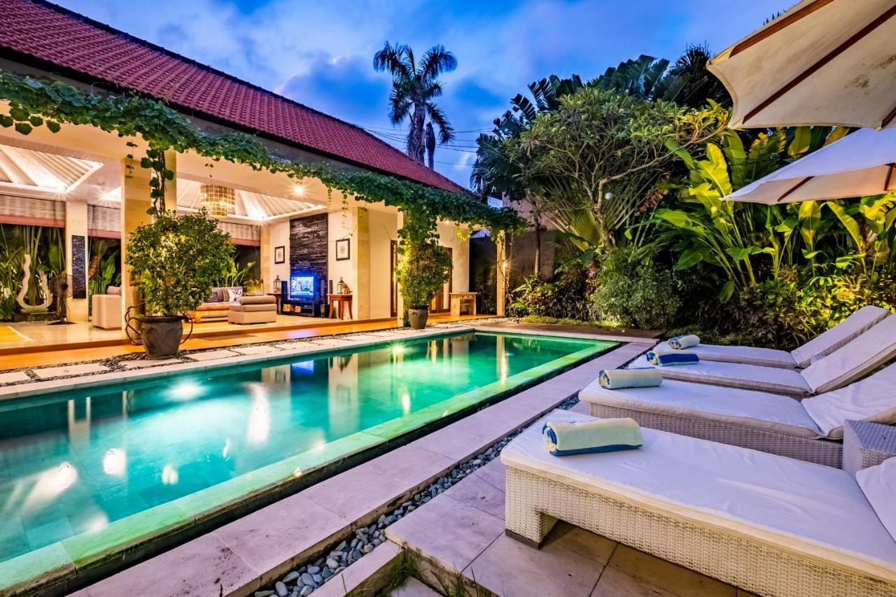 Central Seminyak Villa Martini Bagian luar foto